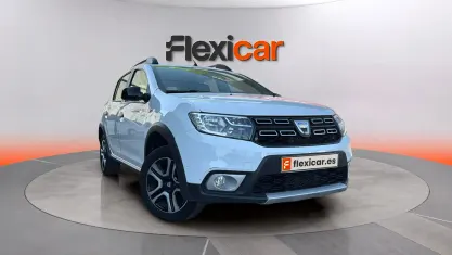 Usado Dacia Sandero Comfort 100 CV (73 kW) 2020 Blanco Berlina