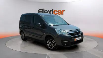 Usado Peugeot Partner Tepee Active 100 CV (73 kW) 2017 Gris Monovolumen