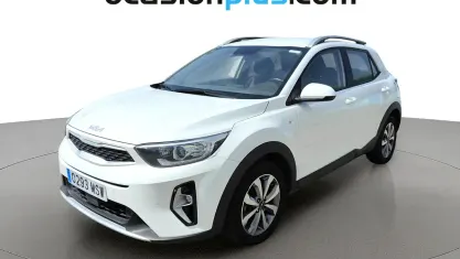 Usado Kia Stonic 100 CV (73 kW) 2024 Blanco SUV