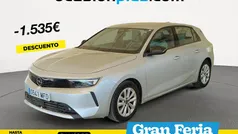 Gris / plata Usado 2023 Opel Astra Edition Berlina | 16.700 € (Buen precio)