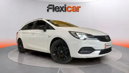 Używany Opel Astra Ultimate 122 KM (89 kW) 2021 Biały Kombi