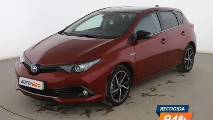 Usado Toyota Auris Hybrid Edition 140 CV (102 kW) 2018 Rojo Berlina