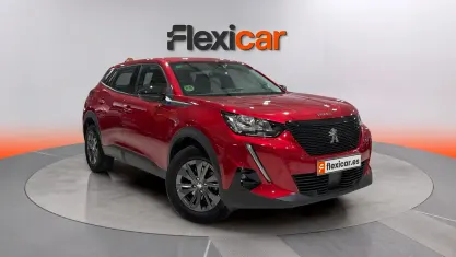 Usado Peugeot 2008 Active 130 CV (95 kW) 2022 Rojo SUV