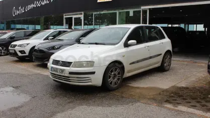 Usado Fiat Stilo Active 115 CV (84 kW) 2002 Blanco Berlina