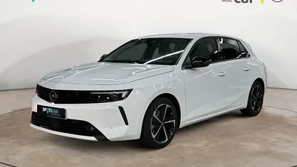 Blanco Usado 2024 Opel Astra Edition Utilitario | 18.890 € (Precio justo)