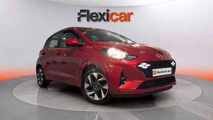 Usado Hyundai i10 67 CV (49 kW) 2023 Rojo Utilitario