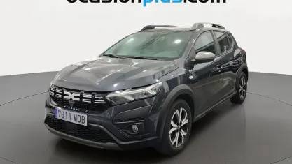 Usado Dacia Sandero Expression 91 CV (66 kW) 2022 Gris Utilitario