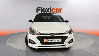 Usado Hyundai i20 100 CV (73 kW) 2020 Blanco Utilitario