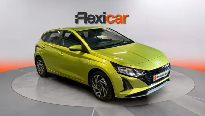 Usado Hyundai i20 101 CV (74 kW) 2024 Amarillo Utilitario