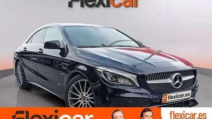 Usado Mercedes CLA200 136 CV (100 kW) 2017 Azul Berlina