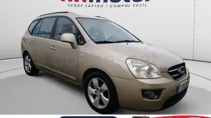 Usado Kia Carens Active 140 CV (102 kW) 2007 Beige Monovolumen