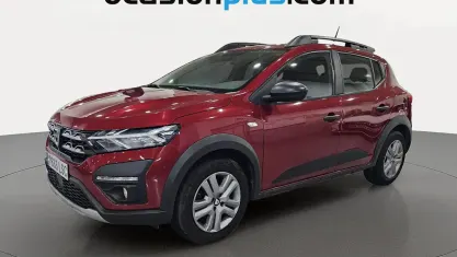 Usado Dacia Sandero Essentiel 101 CV (74 kW) 2021 Rojo Utilitario