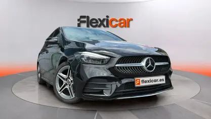Usado Mercedes B200 150 CV (110 kW) 2020 Negro Utilitario