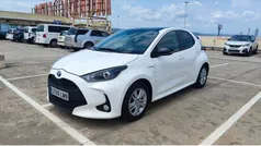 Blanco Usado 2021 Toyota Yaris Hybrid Business Edition Utilitario | 18.990 € (Precio justo)