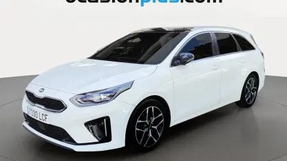 Usado Kia Ceed GT GT-Line 140 CV (102 kW) 2019 Blanco Familiar