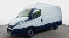 Blanco Usado 2023 Iveco Daily Berlina | 25.637 € (Buen precio)