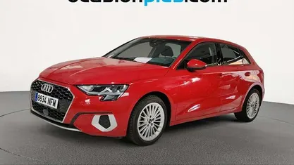 Usado Audi A3 Sportback Advanced 110 CV (80 kW) 2022 Rojo Utilitario