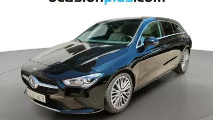 Usado Mercedes CLA220 Shooting Brake 190 CV (139 kW) 2022 Negro Familiar