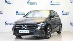Negro Usado 2021 Mercedes B180 Monovolumen | 23.900 € (Precio justo)