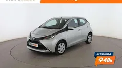 Usado 2017 Toyota Aygo X-play Utilitario | 9999 € (Precio justo)