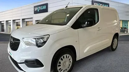 Käytetty Opel Combo-e Life 114 kW (156 HP) 2024 Valkoinen Viistoperä