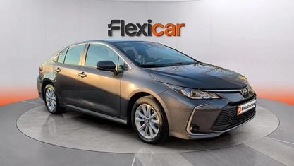 Usado Toyota Corolla Eco 140 CV (102 kW) 2024 Gris Berlina
