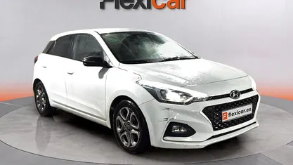Blanco Usado 2019 Hyundai i20 Berlina | 13.990 € (Precio justo)