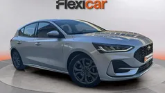 Gris Usado 2023 Ford Focus ST-Line X Berlina | 17.490 € (Precio justo)