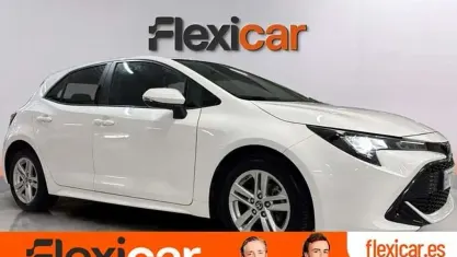 Usado Toyota Corolla Active 122 CV (89 kW) 2021 Blanco Berlina