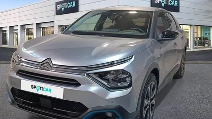 Gris Usado 2023 Citroën e-C4 Feel Berlina | 21.390 € (Precio justo)