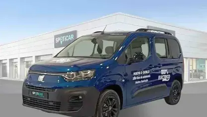 Begagnad Fiat e-Doblò 100 kW (136 HK) 2023 Blå Minibuss