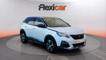 Usado Peugeot 3008 Allure 131 CV (96 kW) 2019 Blanco SUV