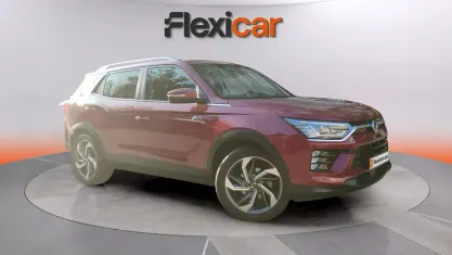 Usado SsangYong Korando 149 CV (109 kW) 2024 Granate SUV