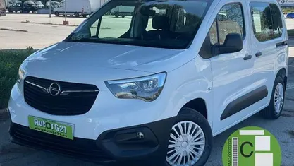 Usado Opel Combo Life Elegance 102 CV (75 kW) 2021
