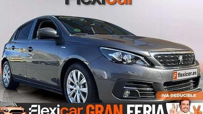 Usado Peugeot 308 Style 131 HP (96 kW) 2020 Cinzento Sedan