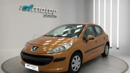 Usado Peugeot 207 75 CV (55 kW) 2007 Naranja Berlina