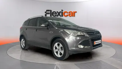 Usado Ford Kuga Titanium 120 CV (88 kW) 2016 SUV