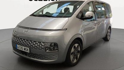 Käytetty Hyundai Staria 177 HP (130 kW) 2023 Harmaa Tila-auto