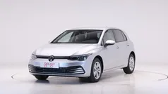 Gris / plata Usado 2023 VW Golf VIII Life Berlina | 26.390 € (Precio justo)