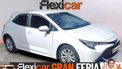 Begagnad Toyota Corolla Active 140 HK (102 kW) 2024 Vit Halvkombi
