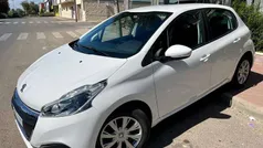 Blanco Usado 2019 Peugeot 208 Active Utilitario | 9899 € (Precio justo)