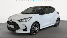 Gris Usado 2023 Toyota Yaris Hybrid Plus Utilitario | 21.446 € (Precio justo)