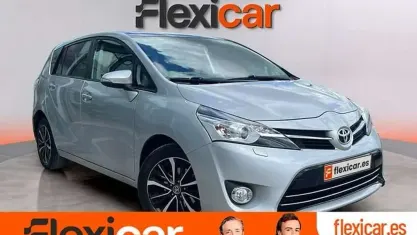 Käytetty Toyota Verso Advance 132 HP (97 kW) 2018 Harmaa Tila-auto