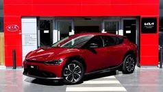 Rojo Nuevo 2025 Kia EV6 Plus SUV | 43.190 € (Precio justo)