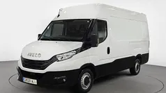 Blanco Usado 2023 Iveco Daily Berlina | 25.537 € (Precio justo)