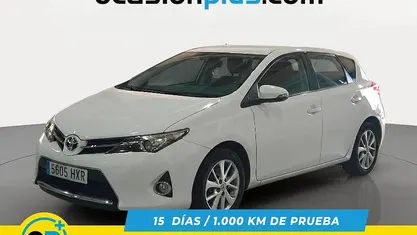 Usado Toyota Auris Active 132 CV (97 kW) 2014 Blanco Utilitario