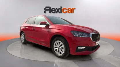 Usado Skoda Fabia Selection 116 CV (85 kW) 2025 Rojo Utilitario