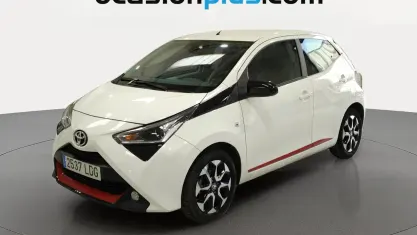 Usado Toyota Aygo X-play 72 CV (52 kW) 2019 Blanco Utilitario