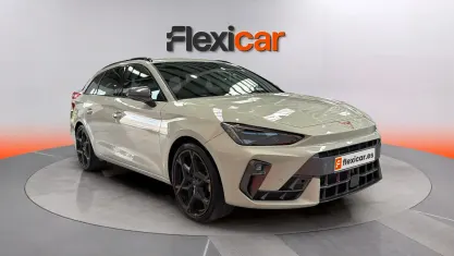 Usado Cupra Leon 150 CV (110 kW) 2025 Negro Familiar