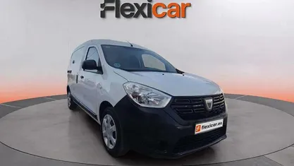 Usado Dacia Dokker Essentiel 75 CV (55 kW) 2019 Blanco Monovolumen